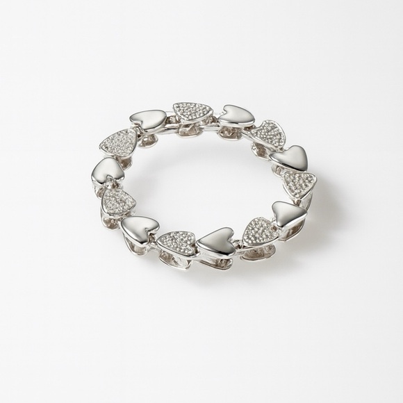 Vintage Silvertone GERRY’S Round Heart Wreath Brooch Pin - Picture 1 of 10